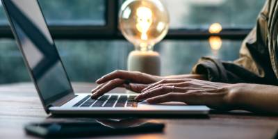 How to Choose Between a Part-Time and Full-Time Online MBA