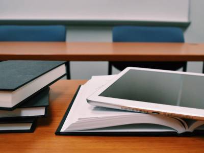 Schools Reach New Audiences with “Blended” Online and Campus MBAs