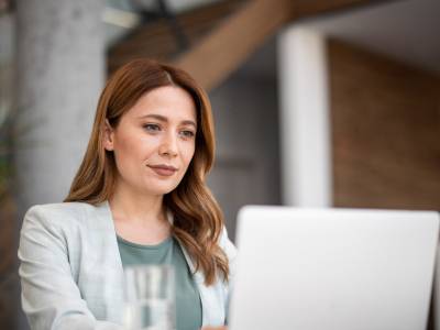 Not Sure Whether To Get An Online MBA? Here's The Factors To Consider