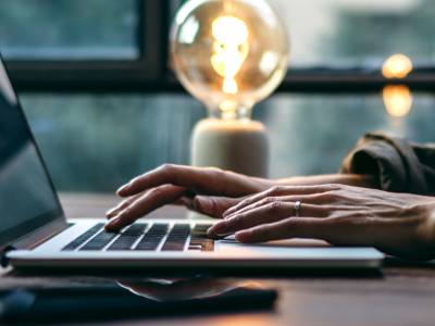 How to Choose Between a Part-Time and Full-Time Online MBA